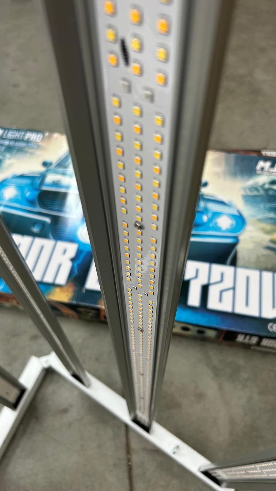 Super Angebot LED Grow Panel 720watt mit Samsung 301H 109cm x 107cm IP65 Schutzfaktor. 3,10Umol 0-100% Dimmbar