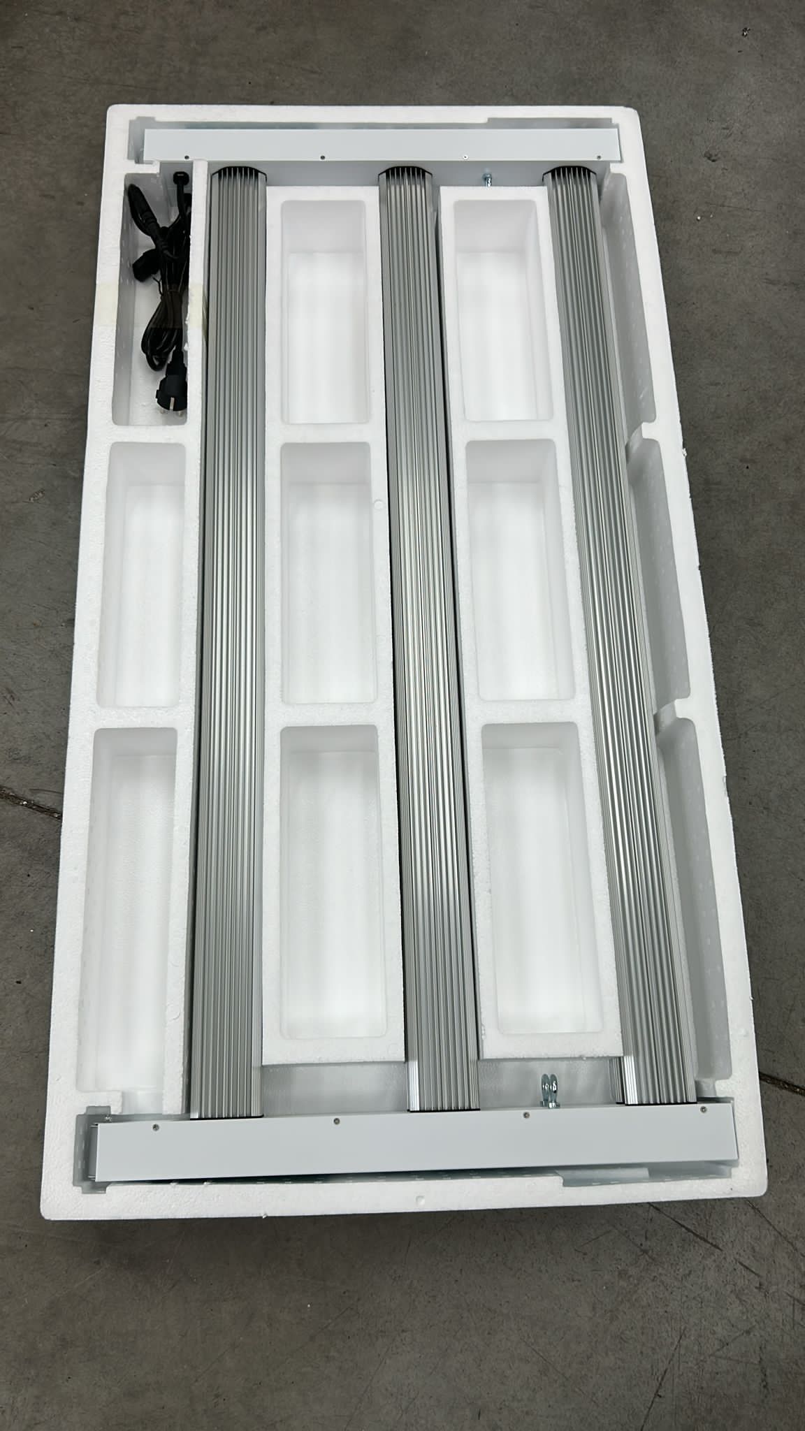 Super Angebot LED Grow Panel 720watt mit Samsung 301H 109cm x 107cm IP65 Schutzfaktor. 3,10Umol 0-100% Dimmbar