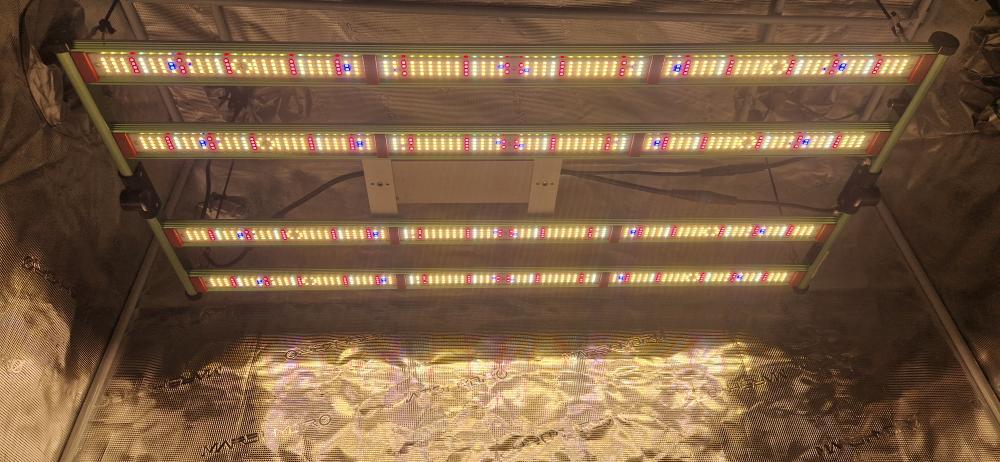 BioTanic-Pro BP400, 1360 Samsung Dioden, 400Watt 0-100% Regelbar, Full Spectrum, 105cm x49cm  x 3,5cm, LED Grow Lampe