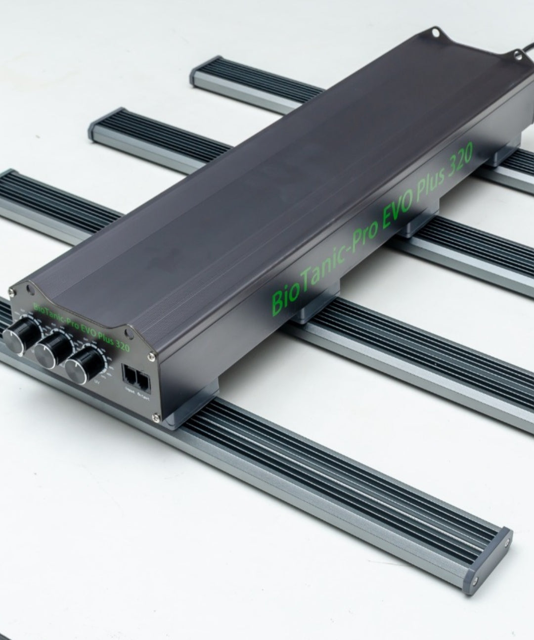 BioTanic-Pro EVO Plus 320 Speziell für die Medizinische Herstellung Entwickelt, 3 Kanal für jede Phase der Pflanze das Perfekte Spektrum,  komplett Ausgerüstet mit echten Samsung 301H EVO 3.1μmol/J Maße 60cm x 60cm