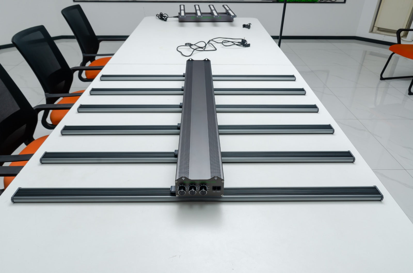 BioTanic-Pro EVO Plus 650 Speziell für die Medizinische Herstellung Entwickelt, 3 Kanal für jede Phase der Pflanze das Perfekte Spektrum, komplett Ausgerüstet mit echten Samsung 301H EVO 3.1μmol/J Maße 110cm x 109cm